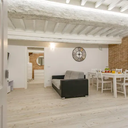 Guesthost - Casa Di Alice - Elegance In The Centre