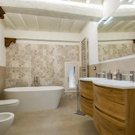 Guesthost - Casa Di Alice - Elegance In The Centre *