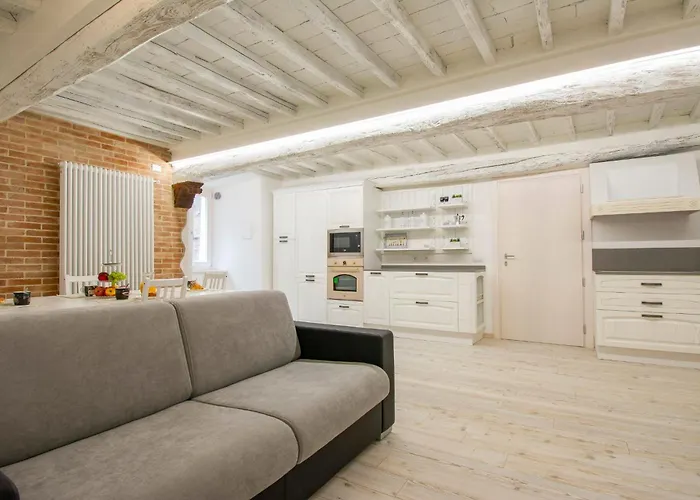 Apartamento Guesthost - Casa Di Alice - Elegance In The Centre Siena